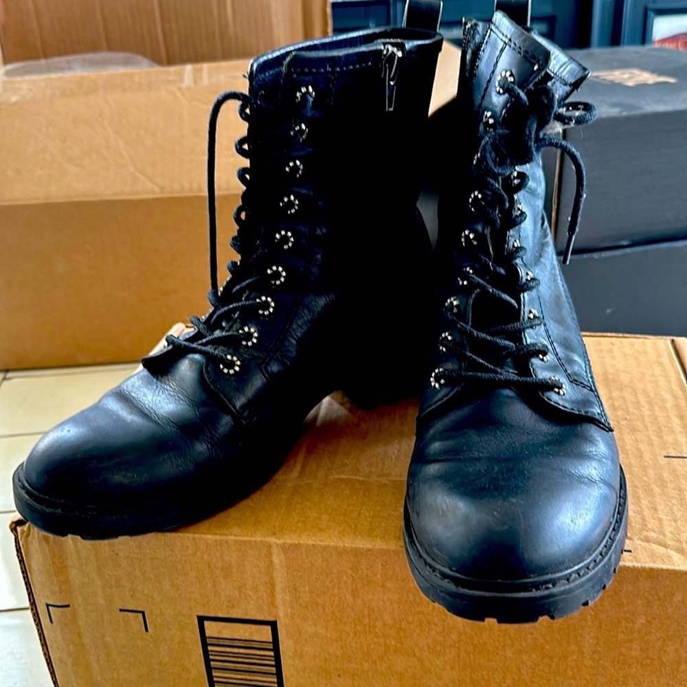 Frye anise zip combat boots